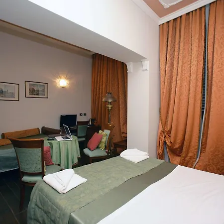 Отель Domus Florentiae 4*