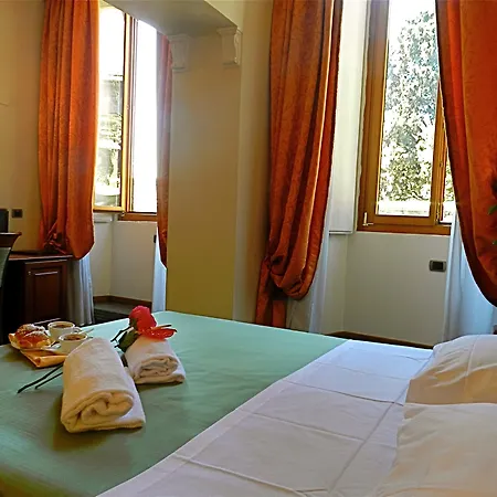 Отель Domus Florentiae 4*