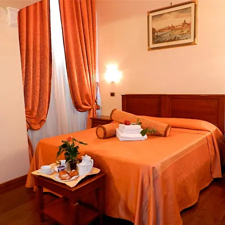 Отель Domus Florentiae Флоренция