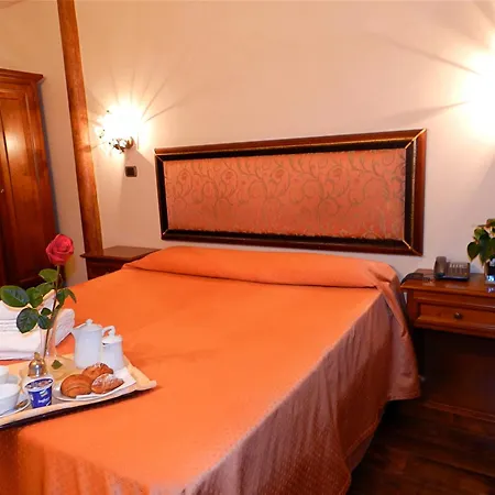 Отель Domus Florentiae 4*