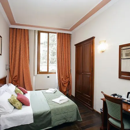 Отель Domus Florentiae Флоренция
