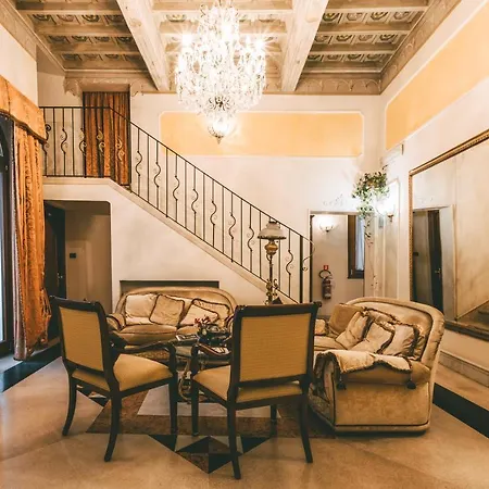 Domus Florentiae Отель